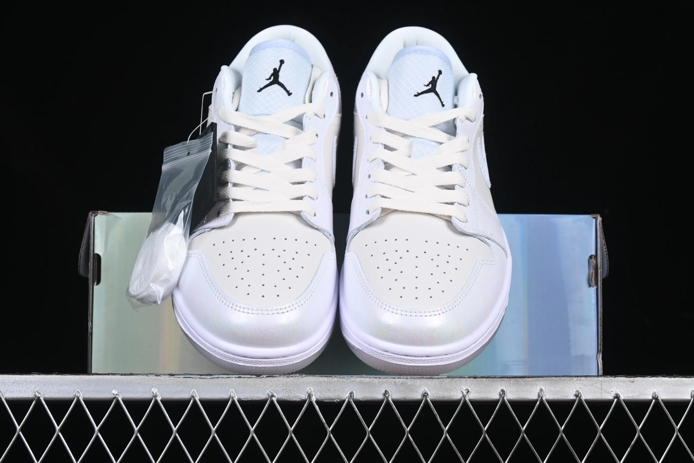 All Categories Air Jordan Jordan Series Basketball Shoes Air Jordan 1 Low Air Jordan 1 Low "Year of the Snake 2025" AJ1 Joe 1 Beige Symphony Pearlescent Low-top Cultural Basketball Shoes HF4080-001